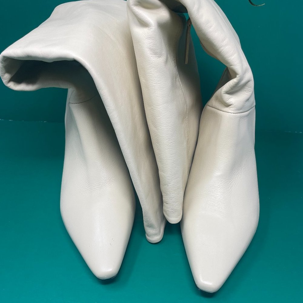Raye | Jonathan Boot